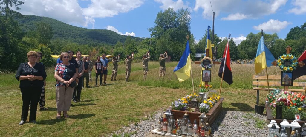 На Прикарпатті прощалися з військовослужбовцем Шалімовим Віктором