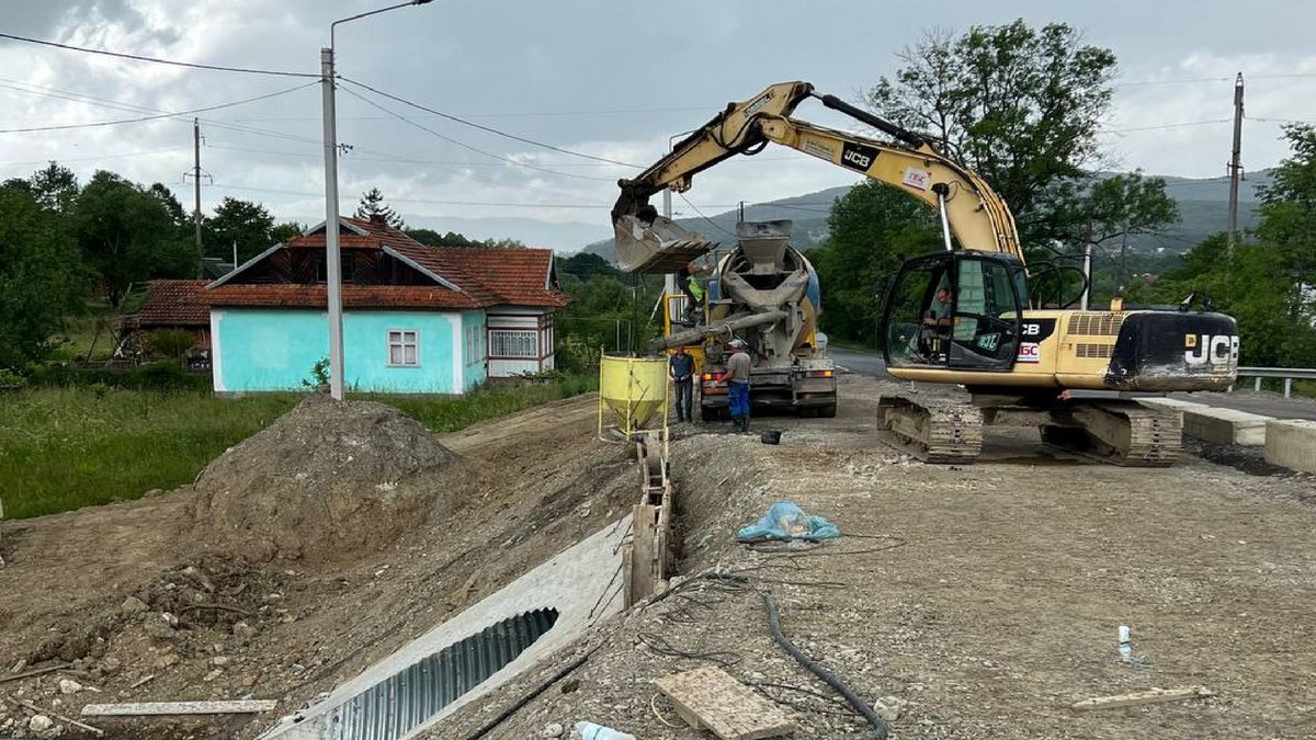 У Стопчатові на Косівщині взялись капітально ремонтувати міст