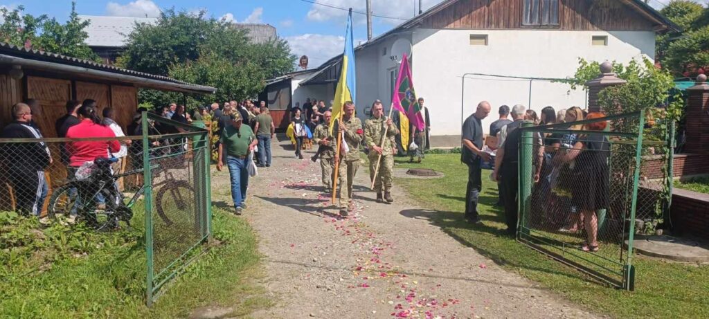 На Прикарпатті прощалися з військовослужбовцем Шалімовим Віктором