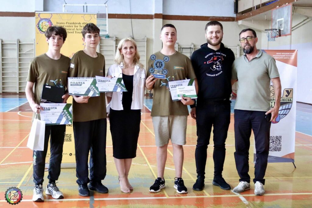 Коломийський ліцей - переможець обласних змагань операторів дронів