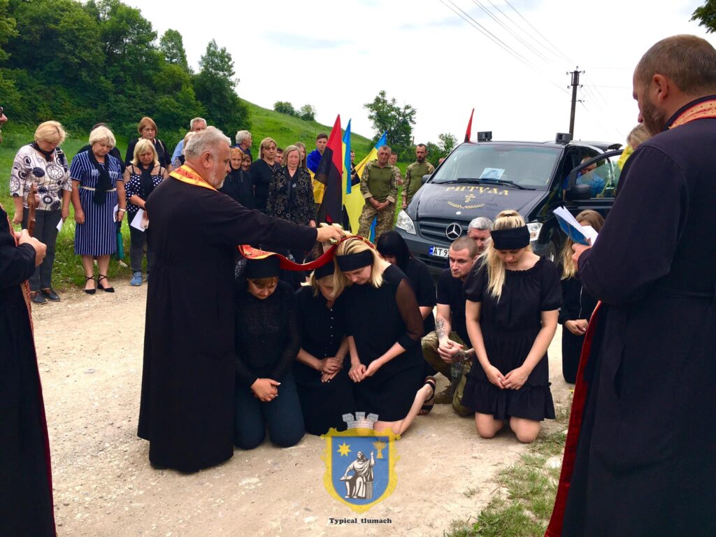 На Тлумаччині попрощалися з бійцем Іваном Палюгою