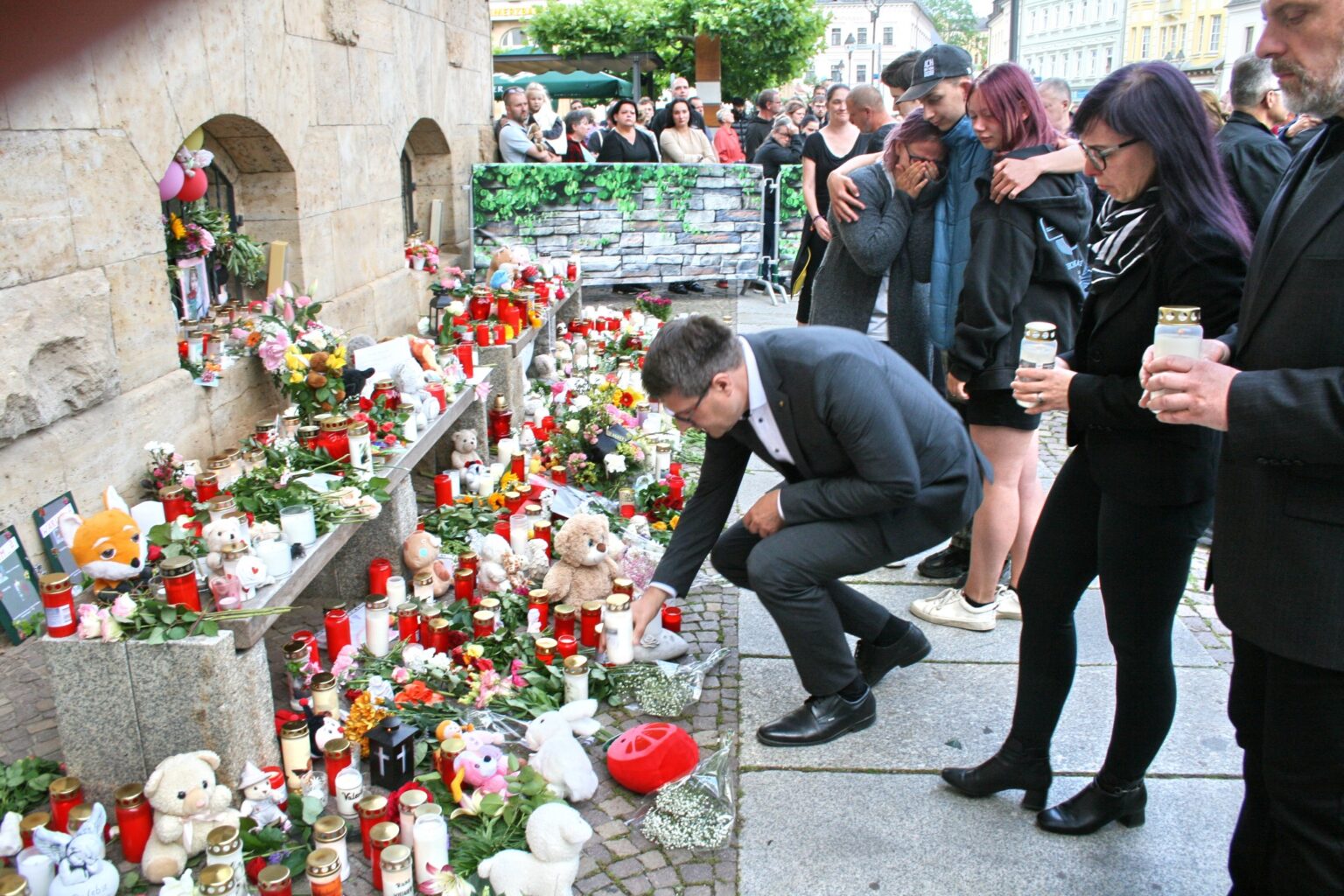 тисячі людей прощались з вбитою українкою Валерією,У Німеччині