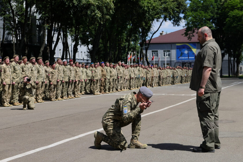 Сьогодні відбувся випуск офіцерів у Національному університеті оборони: серед випускників є і прикарпатські «едельвейси» ФОТОРЕПОРТАЖ