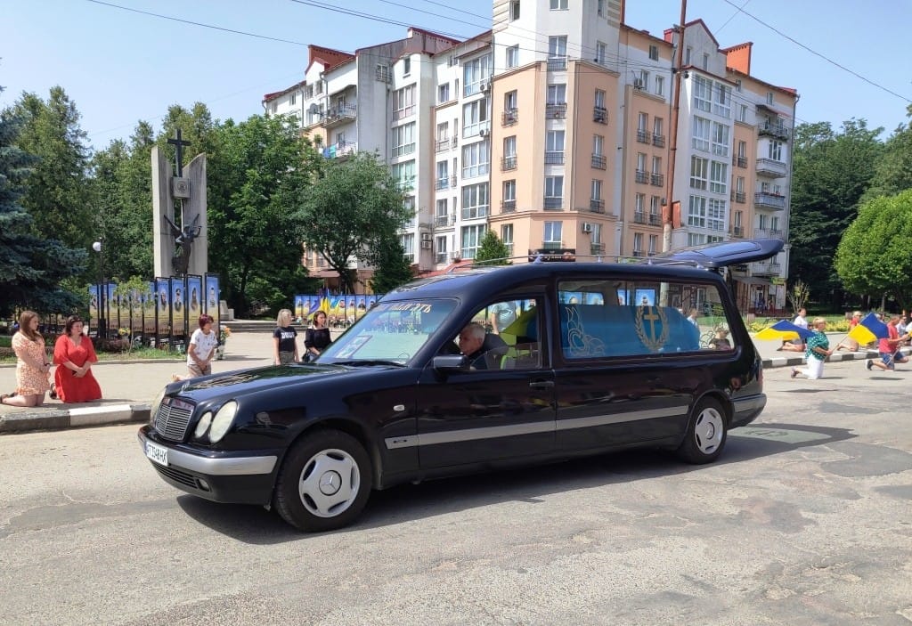 На Тлумаччині попрощалися із загиблим захисником Василем Щербиною