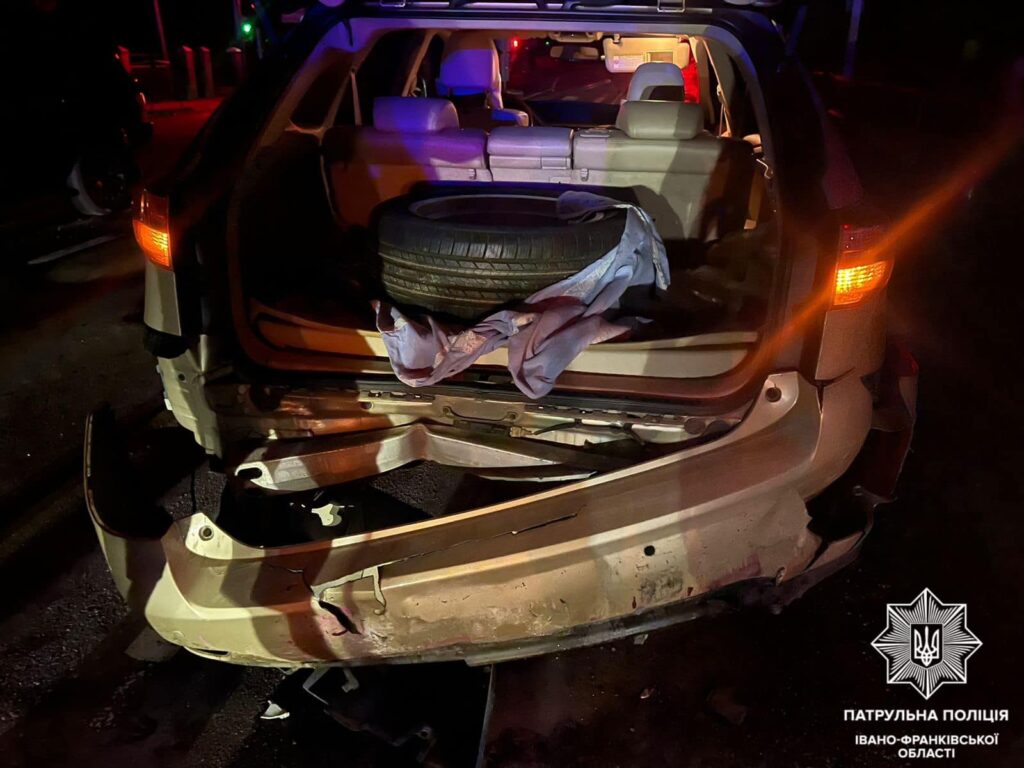 п'яний водій Kia вʼїхав у Lexus,Патрульна поліція Івано-Франківської області,На вулиці Крихівецькій у Івано-Франківську