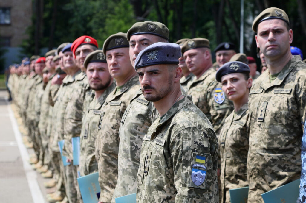 Сьогодні відбувся випуск офіцерів у Національному університеті оборони: серед випускників є і прикарпатські «едельвейси» ФОТОРЕПОРТАЖ