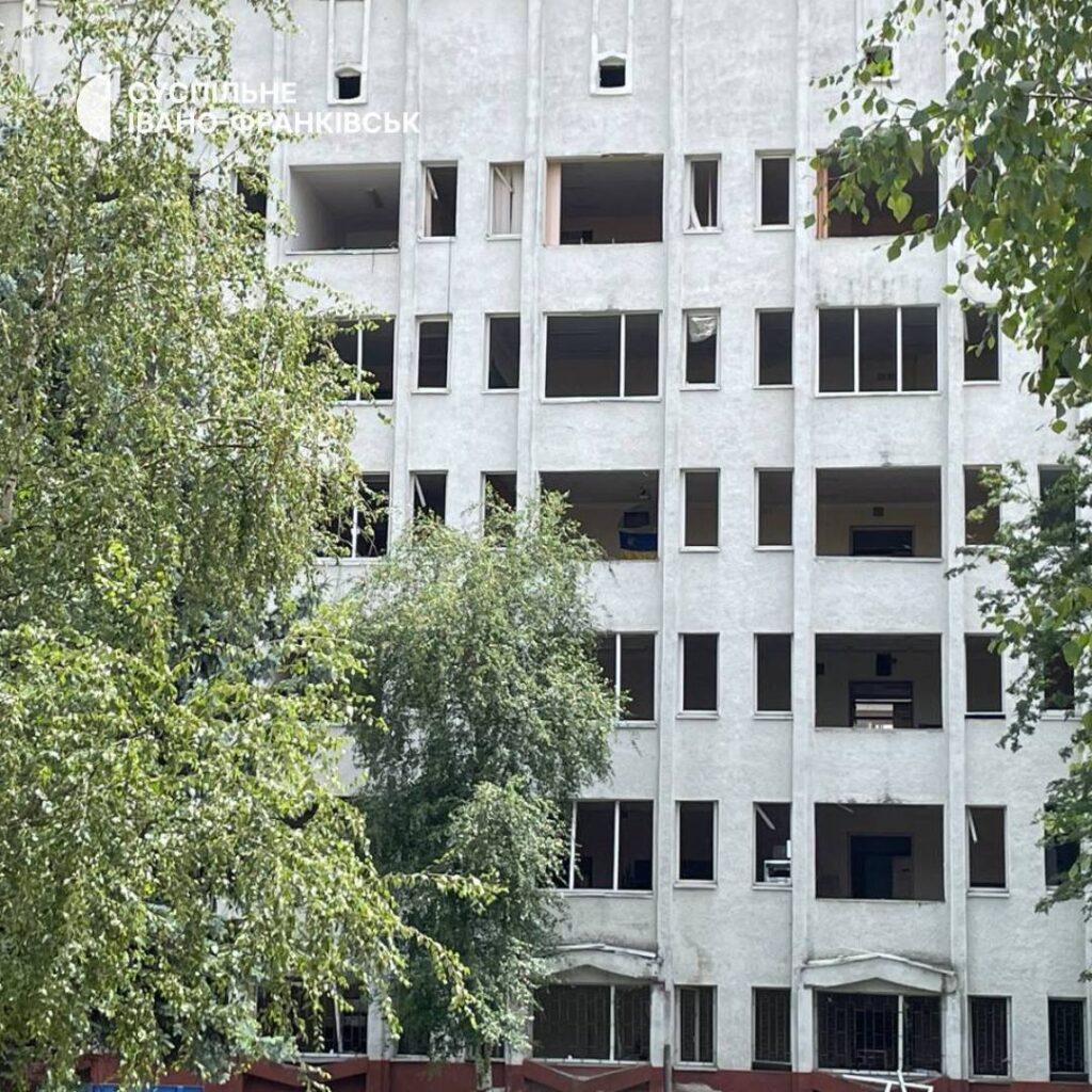 Зруйновано майже 50% одного з навчальних корпусів: які пошкодження внаслідок російської атаки отримав ІФНТУНГ