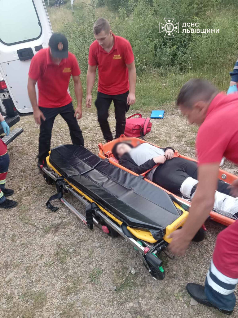 У Карпатах під час спуску з гори Парашка травмувався підліток