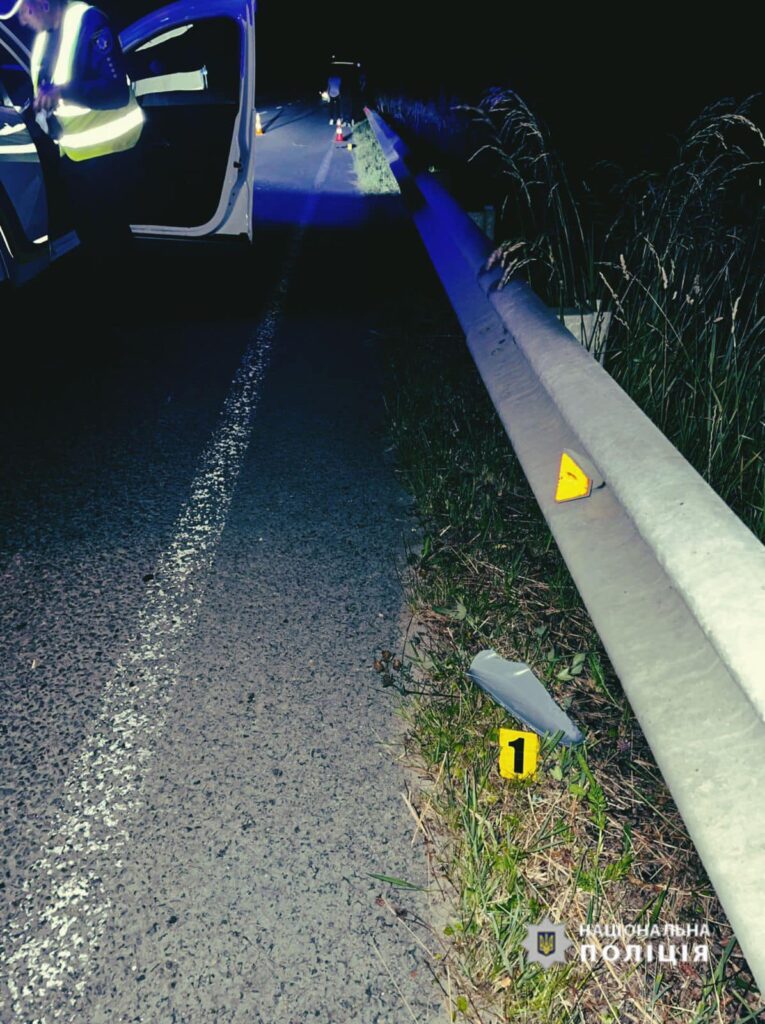 На Прикарпатті водій збив неповнолітнього пішохода та втік з місця ДТП