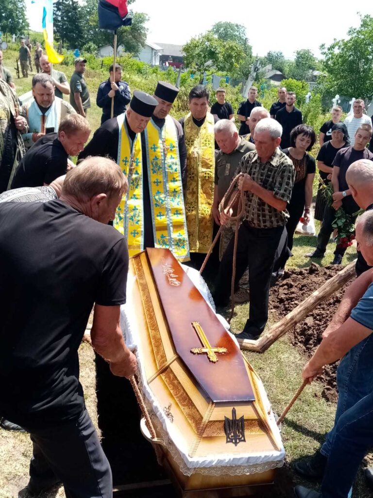 На Городенківщині в останню дорогу провели мужнього воїна Богдана Сивківа