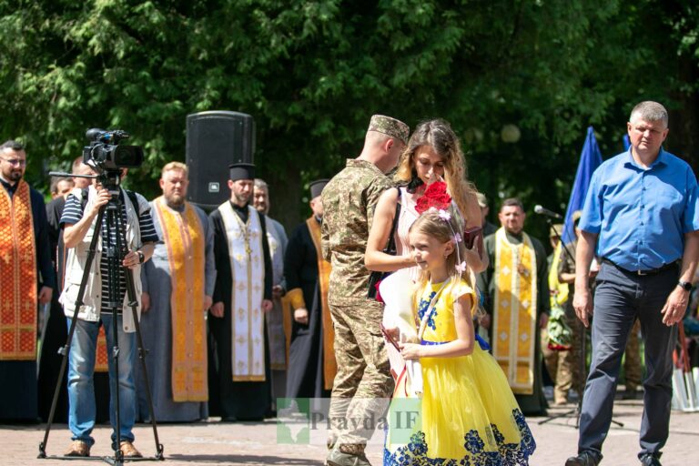 У Франківську пролунав дзвін пам’яті за полеглими воїнами. ФОТО