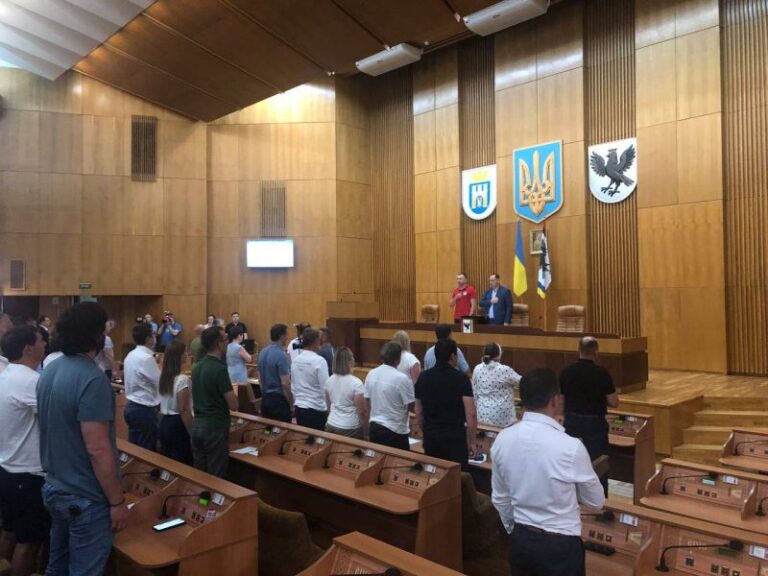 В Івано-Франківську відбулась позачергова сесія міської ради: що розглянули