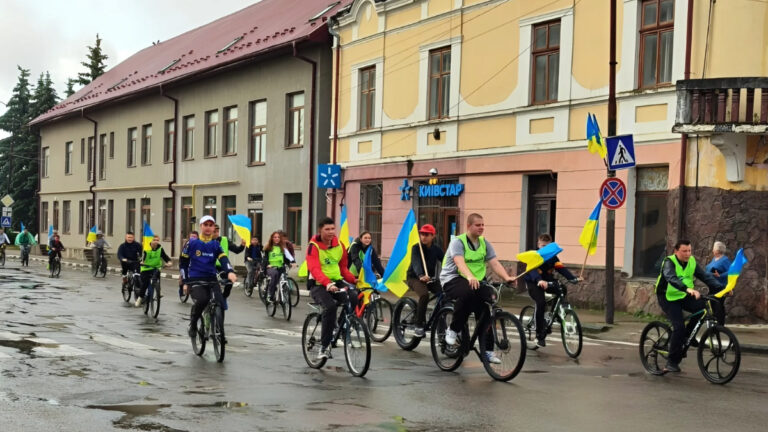 У Тлумачі відбувся велопробіг до Міжнародного дня захисту дітей