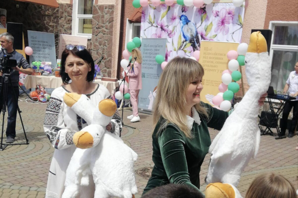 Людмила Сірко прокоментувала скандал,Іграшки залишилися в реабілітаційному денному відділенні,скандал на дитячому святі