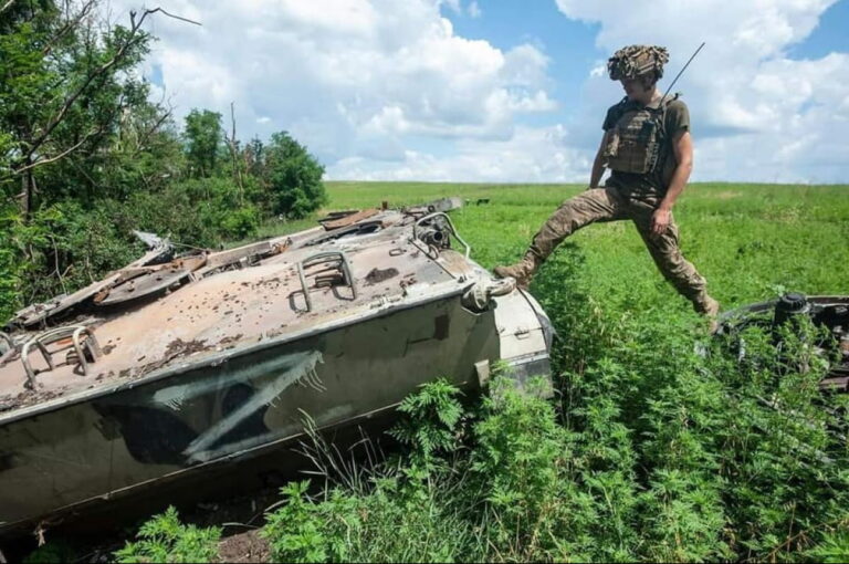 За минулу добу окупанти втратили понад 1100 орків, 13 танків та 44 артсистеми