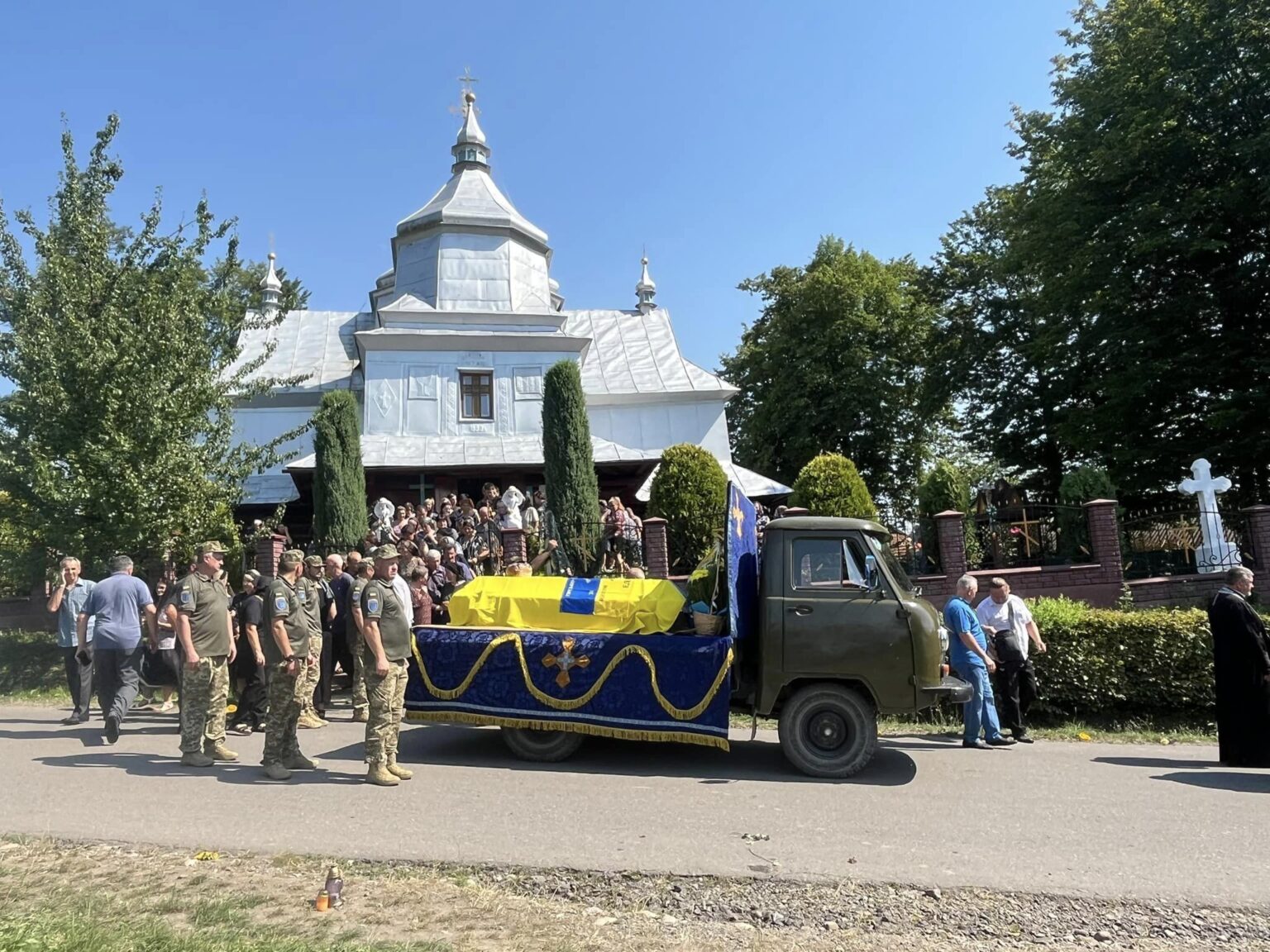 провела на останній спочинок мужнього воїна,Стадничука Івана,Коршівська громада