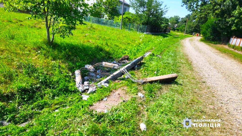 На Прикарпатті п'яний водій спричинив ДТП: загинув пасажир, ще один - в лікарні