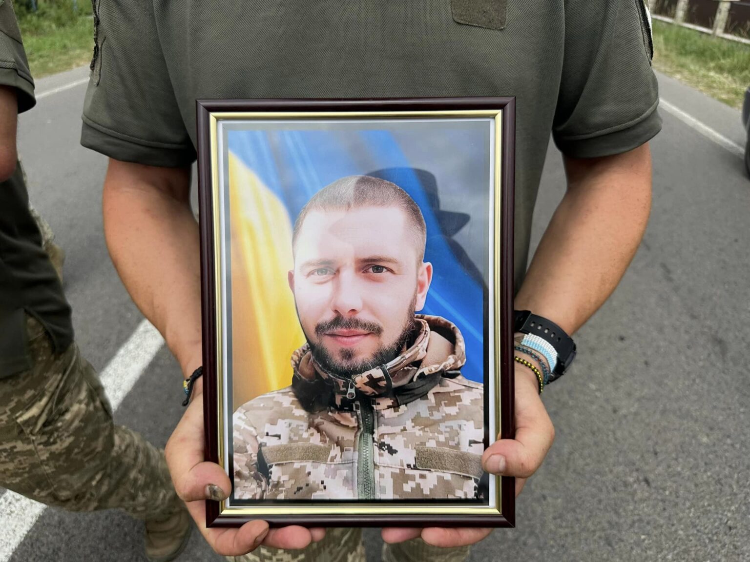 Йому було лише 29,Надвірнянська громада,провела до місця останнього спочинку Героя Микицея Віталія,Зіновій Андрійович