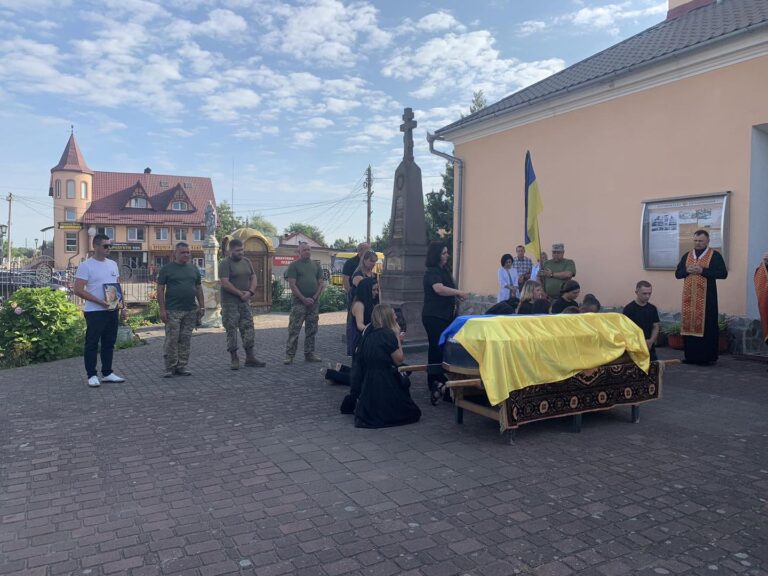 Галицька громада провела на вічний спочинок захисника Сергія Журавського