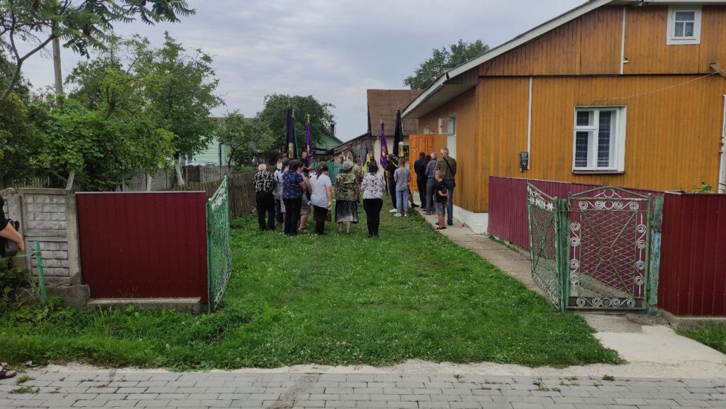 Брошнів-Осадська громада зустріла траурний кортеж з тілом Героя Миколи Лавріва