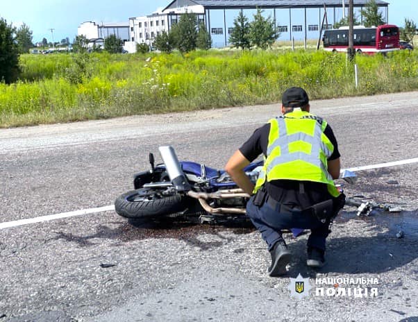 В ДТП під Франківськом загинув мотоцикліст. ФОТО