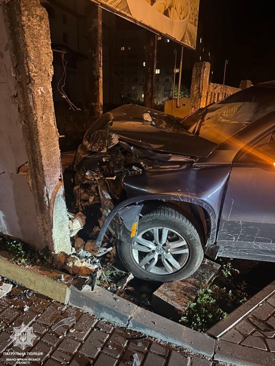 У Івано-Франківську водій напідпитку врізався у паркан