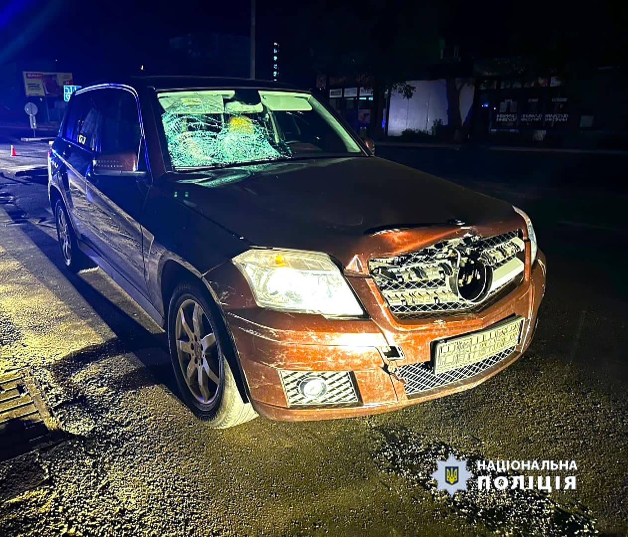 У Франківську водійка Mercedes збила пішохода. ФОТО