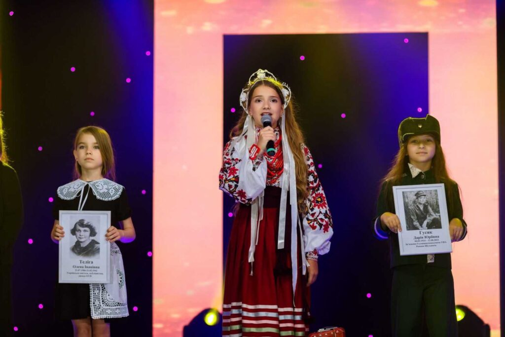 Маленька франківчанка Поліна Ткачук стала «Першою Принцесою мінісвіту краси України» ФОТОРЕПОРТАЖ