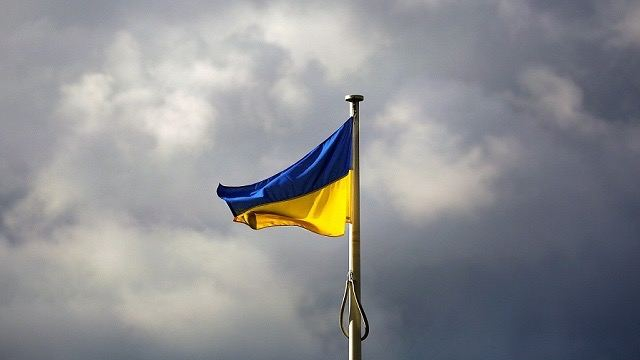 Більшість мешканців західних регіонів вважають, що українці та росіяни ніколи не були братніми народами