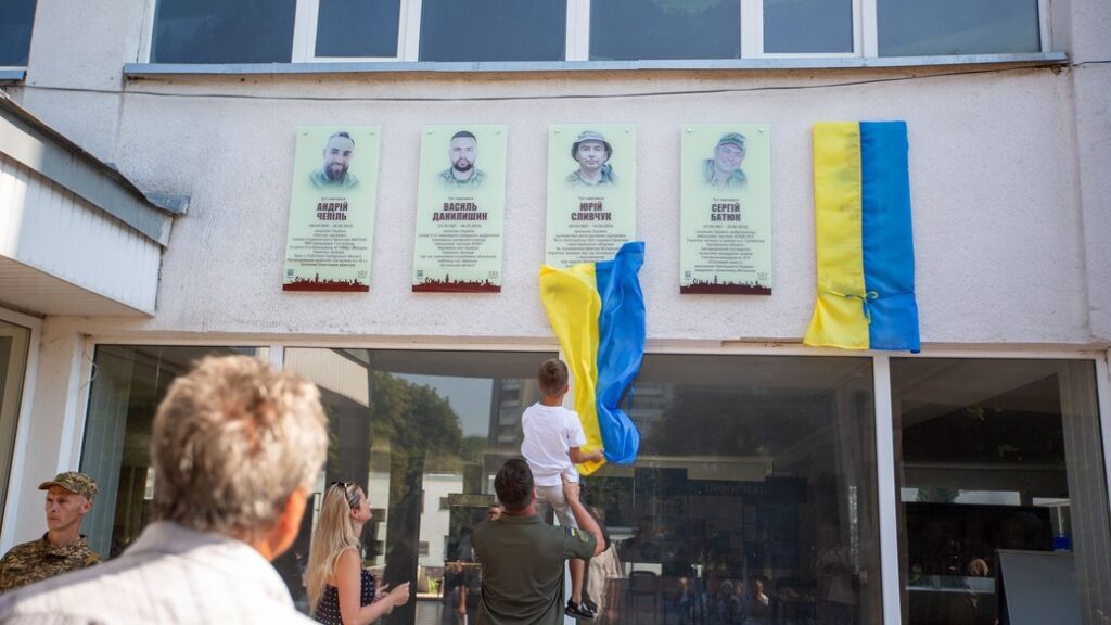 У Франківську відкрили меморіальні дошки чотирьом полеглим Героям