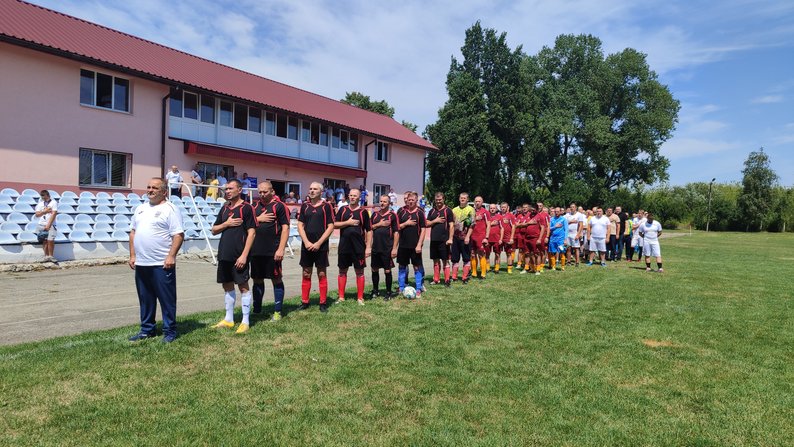 У Тлумачі провели футбольний турнір памʼяті військового й ексголови громади Романа Круховського
