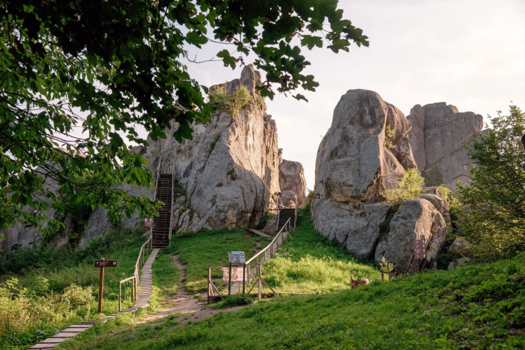 Замість Буковелю - Ізки та Космач: 4 мальовничі куточки у Карпатах для тихого відпочинку