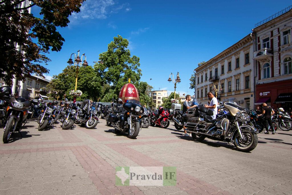 В наділю у Івано-Франківську проходить благодійна "Мотозустріч 2024", на якій збирають кошти на дрони для 102 бригади ТРО ФОТОРЕПОРТАЖ