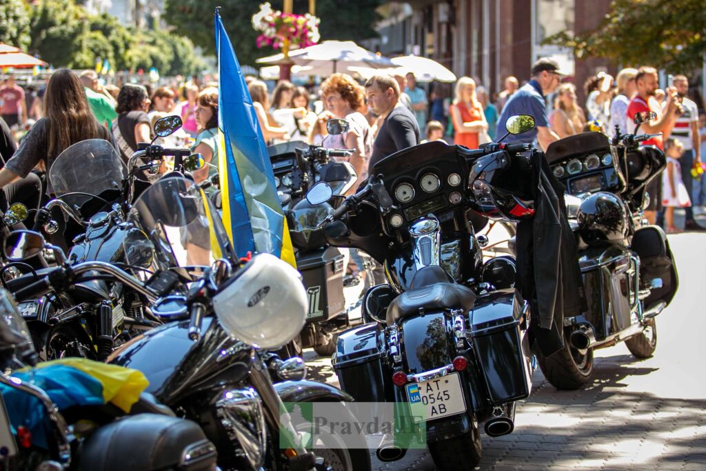 В наділю у Івано-Франківську проходить благодійна "Мотозустріч 2024", на якій збирають кошти на дрони для 102 бригади ТРО ФОТОРЕПОРТАЖ