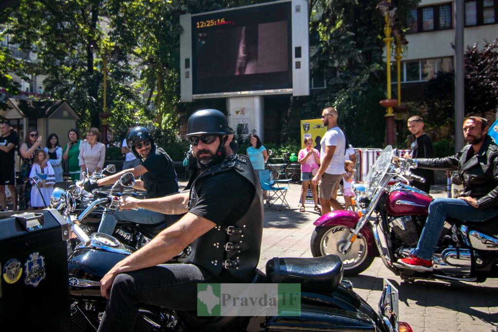 В наділю у Івано-Франківську проходить благодійна "Мотозустріч 2024", на якій збирають кошти на дрони для 102 бригади ТРО ФОТОРЕПОРТАЖ