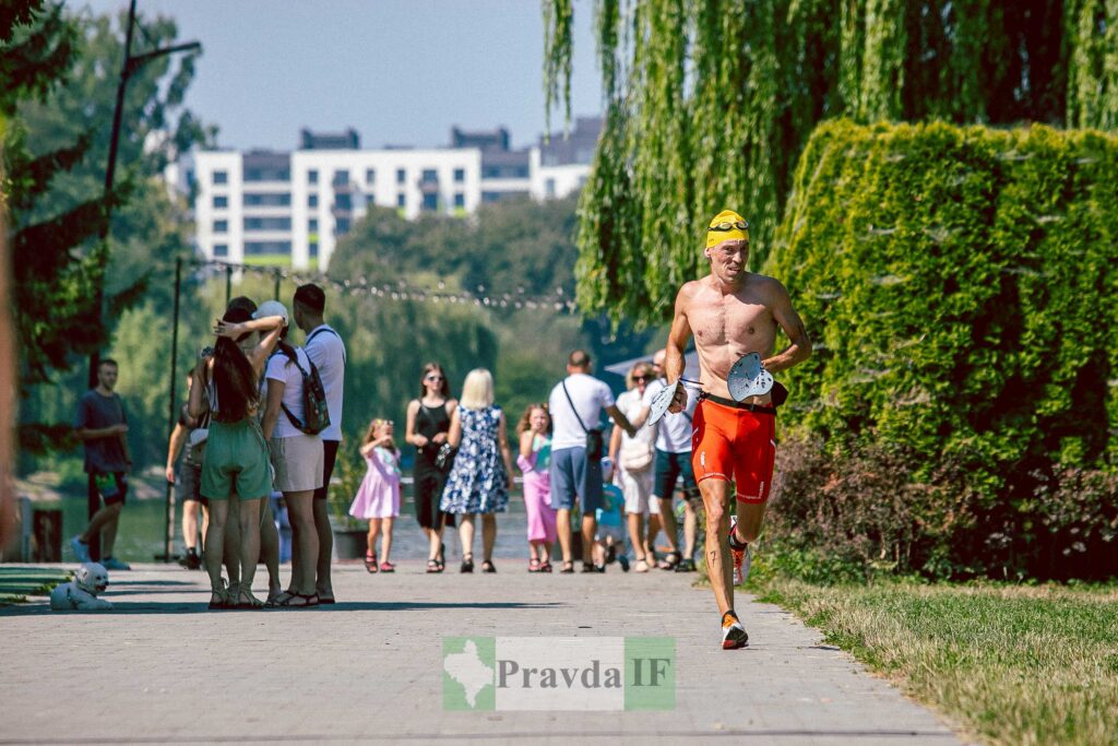 У Івано-Франківську відбулися щорічні змагання з плавання та бігу SwimRunIF