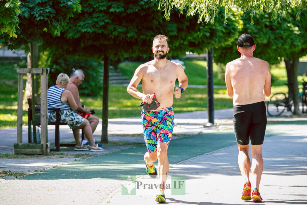 У Івано-Франківську відбулися щорічні змагання з плавання та бігу SwimRunIF