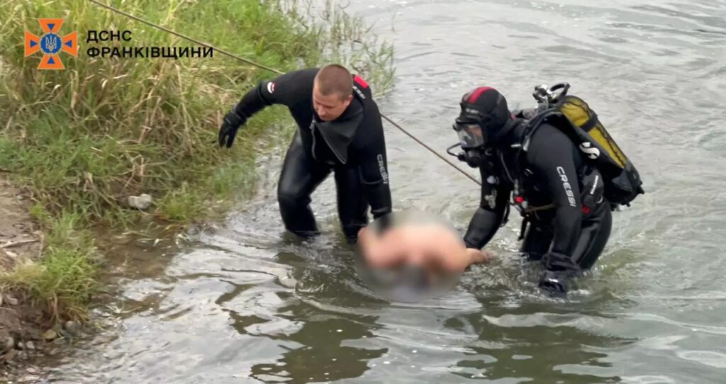 У Надвірній з річки дістали тіло потопельника