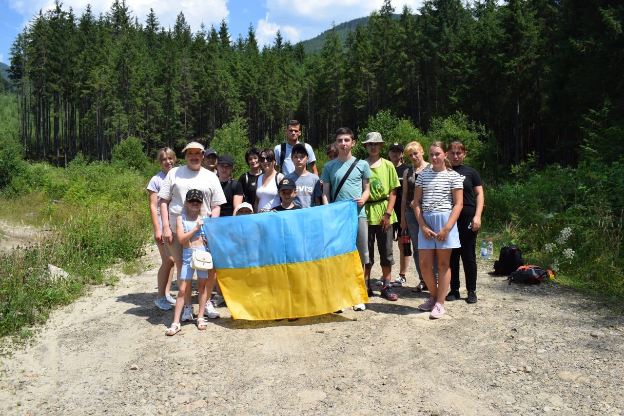 Для родин полеглих та зниклих безвісти бійців організували екскурсію в Осмолоду