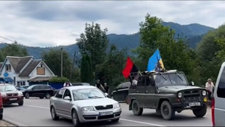 На Прикарпатті відбувся автомотопробіг пам’яті полеглих “азовців” Миколи Семчука і Нікіти Засядька