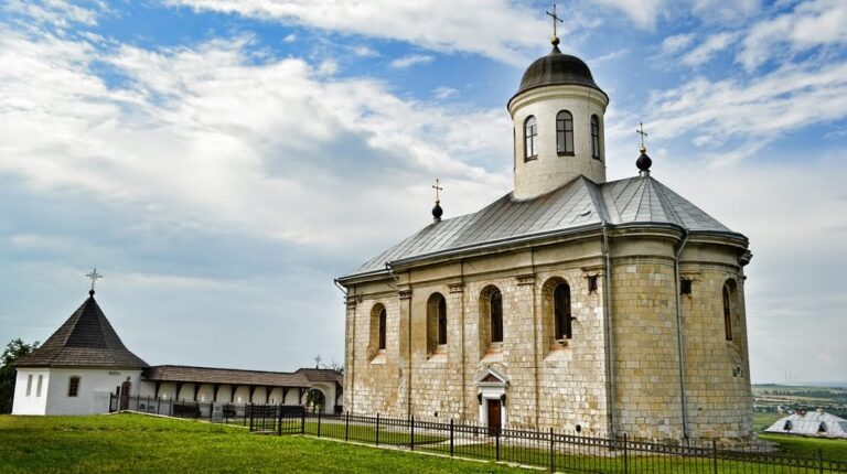 На Прикарпатті триває підготовка до Всеукраїнської патріаршої прощі у Крилосі