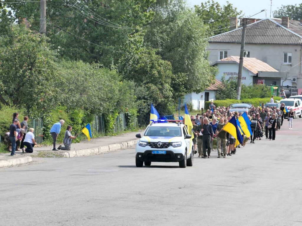 На Франківщині попрощалися з Героєм Олегом Микитиним