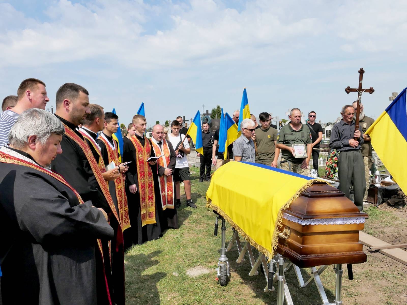 На Франківщині попрощалися з Героєм Олегом Микитиним