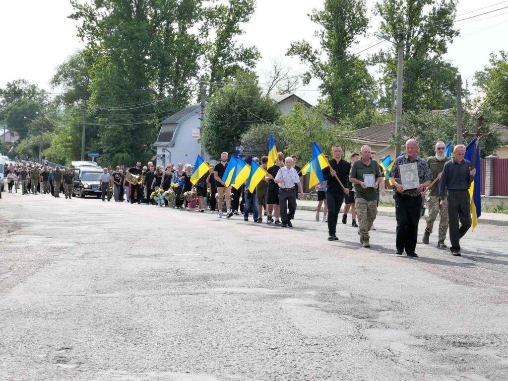 На Франківщині попрощалися з Героєм Олегом Микитиним