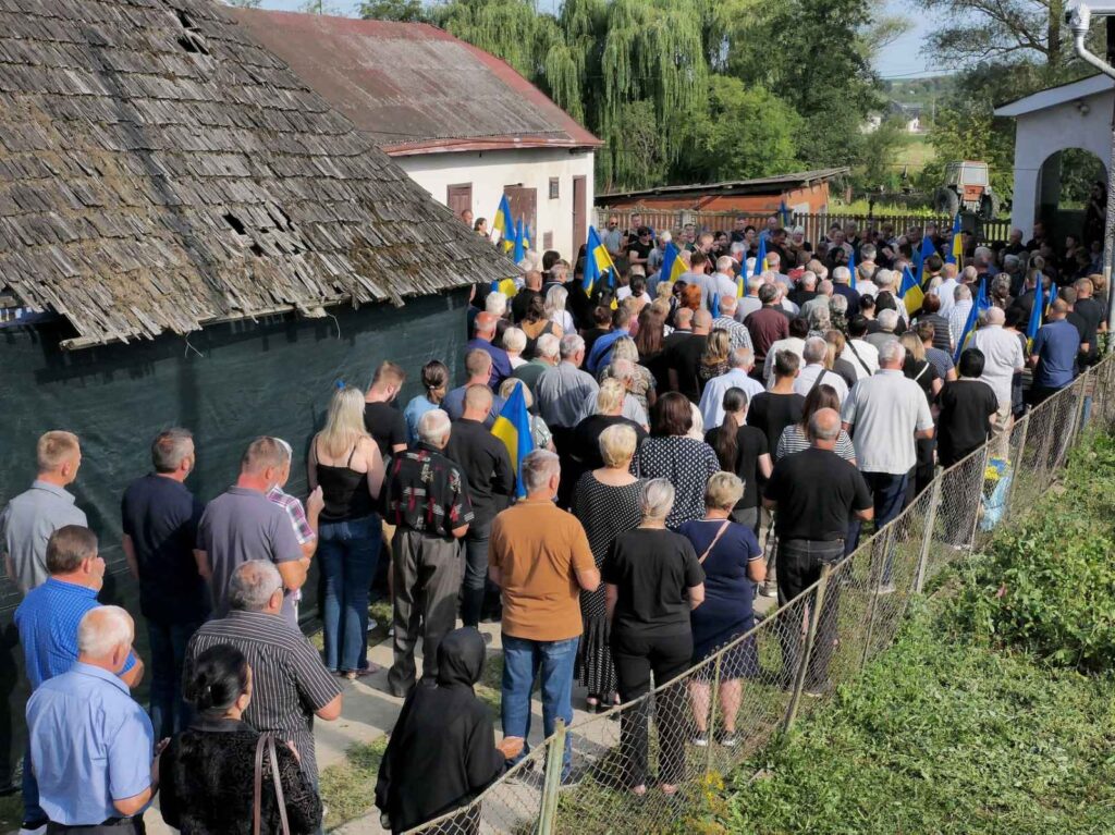 На Франківщині попрощалися з Героєм Олегом Микитиним