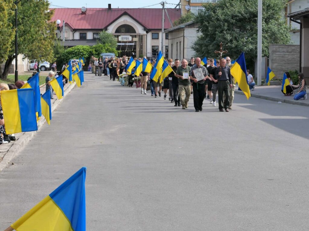 На Франківщині попрощалися з Героєм Олегом Микитиним