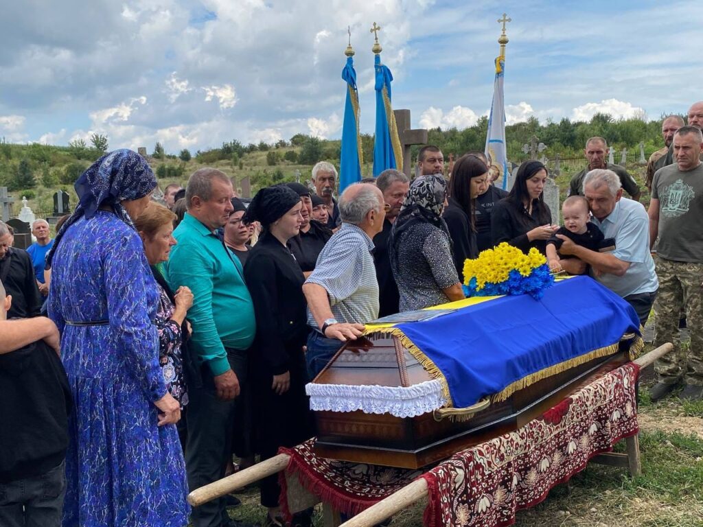 У Городенківській громаді провели в останню путь мужнього Героя Бориса Монарху