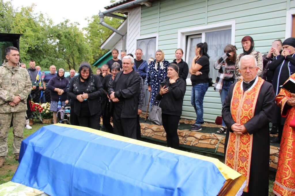 Сьогодні в Делятинській громаді проведуть в останню путь полеглого воїна Ореста Римарука