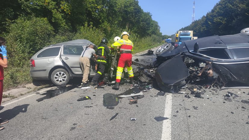 У ДТП в Тязеві загинули двоє людей. ВІДЕО