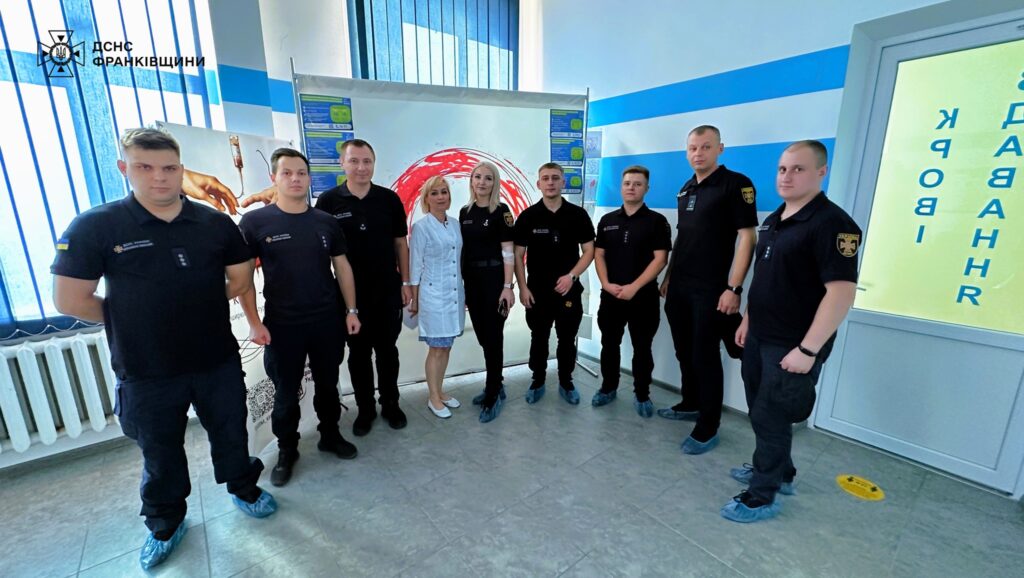 Більше 30 працівників Служби порятунку Франківщини,стали донорами крові для потреб ЗСУ,Головне управління ДСНС України в Івано-Франківській області